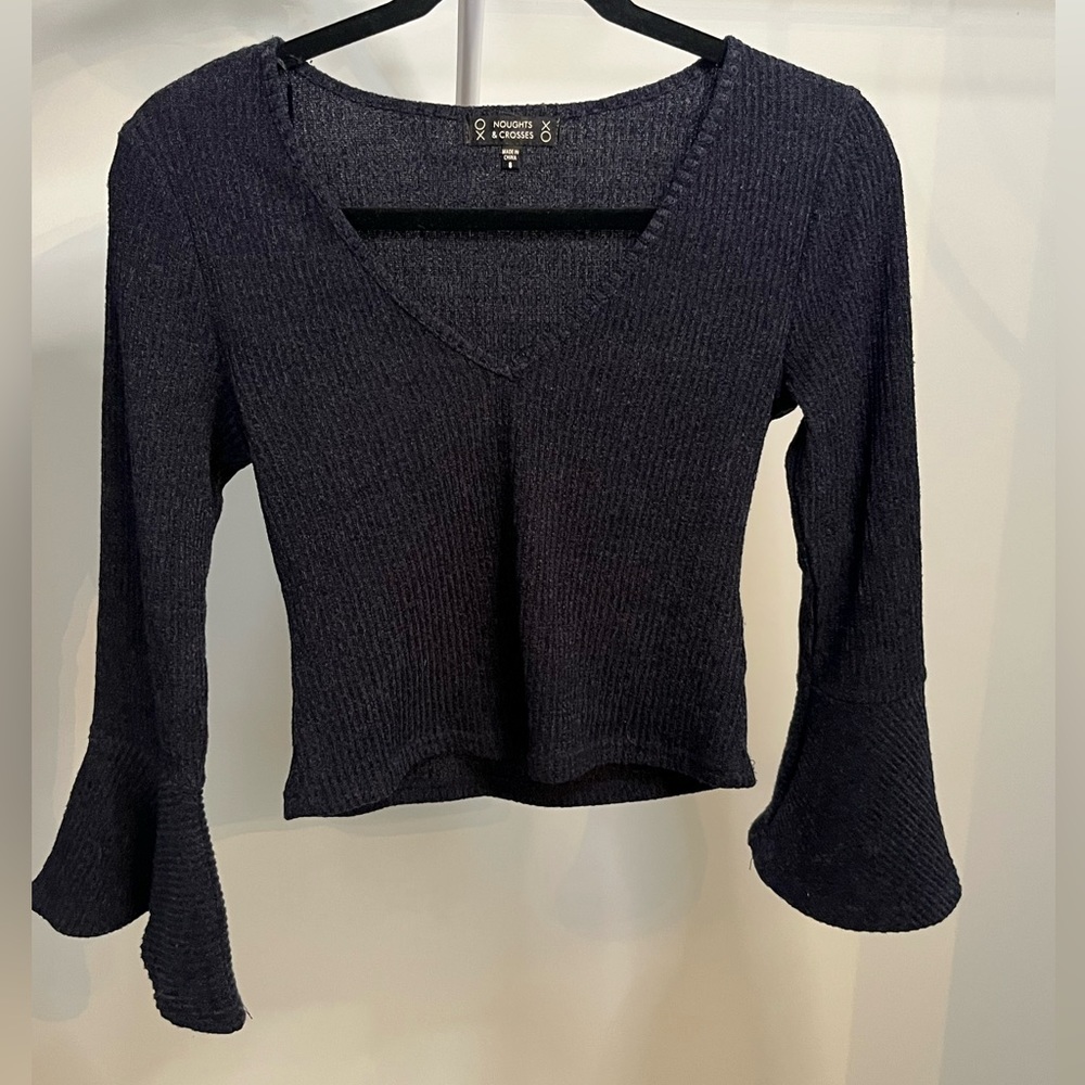 Navy blue flowy sleeve crop top